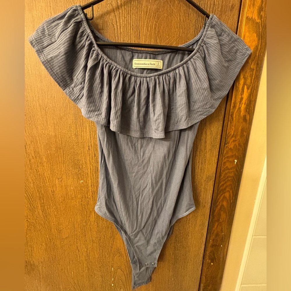 Off the Shoulder Abercrombie Top
